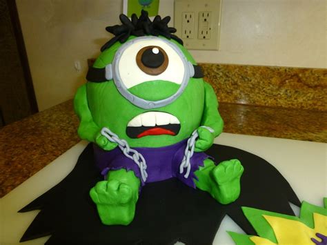 Hulk Minion - CakeCentral.com