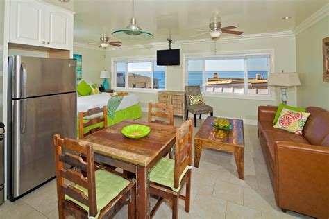 Luxury ocean view suite | Ocean Palms Beach Resort