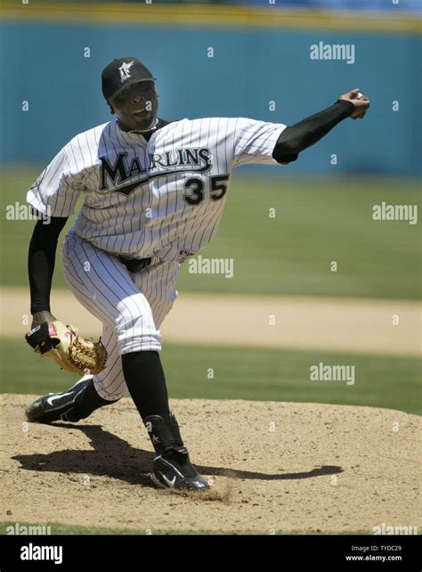 Dontrelle willis miami marlins hi-res stock photography and images - Alamy