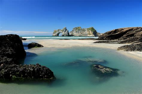 Wharariki Beach, New Zealand [4272 x 2848][OC] : r/EarthPorn