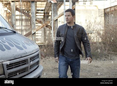 MARK WAHLBERG, CONTRABAND, 2012 Stock Photo - Alamy