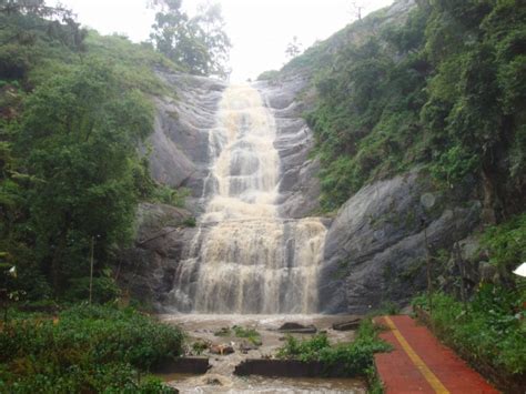 Water Falls near Kodaikanal | Veethi