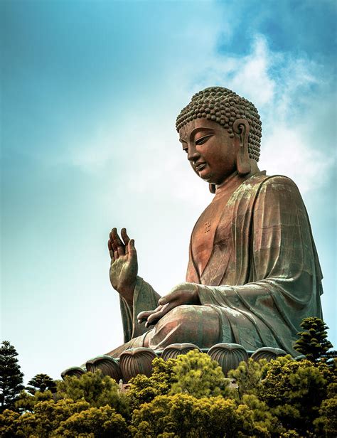 Tian Tan Buddha by Pornpisanu Poomdee