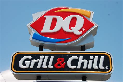 File:Dairy Queen Grill & Chill sign.jpg - Wikimedia Commons