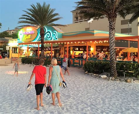 Beach Bars in Clearwater Beach | Happy Hours, Specials, Sports