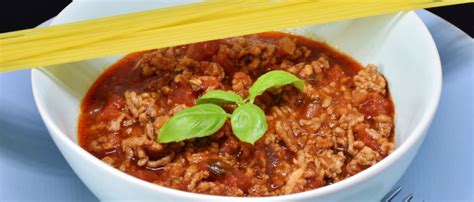 Traditional Italian Ragù Alla Bolognese - Sauce Bolognese Video Recipe