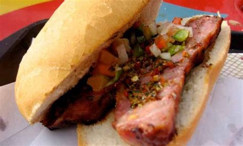 Choripán | TOP 10 Traditional Uruguayan Foods you MUST try | Uruguay | Food, Recipes, Easy dinner