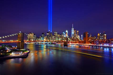 9/11 Tribute in Light, Brooklyn Bridge, One World Trade Center and ...