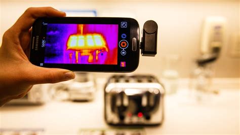 Seek Thermal Camera review: Smartphone thermal vision in a tiny package ...