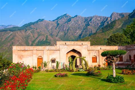 Premium Photo | Pari mahal palace garden in srinagar