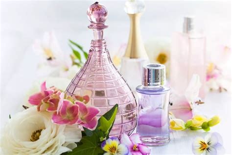 5 Floral Perfumes That Are A Must Buy This Season