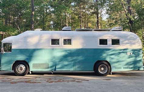 The 'Big Sky Bus' Offers Whimsical Design and Eco-Friendly Living - Austin Home