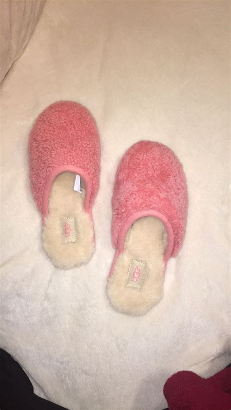 ugg pink fuzzy slippers on Mercari | Slippers, Fuzzy slippers, Uggs