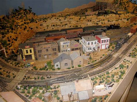 HO train layouts 4x8 - Model railroad layouts plansModel railroad layouts plans