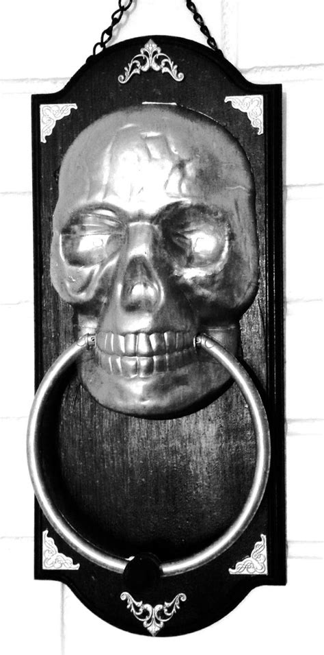 Halloween Door Knocker ! : 5 Steps - Instructables