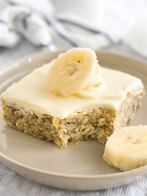 Easy Banana Cake Recipe with Mascarpone Frosting (30 minutes)