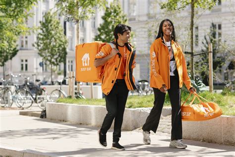 Just Eat partners with Sainsbury’s for rapid grocery delivery