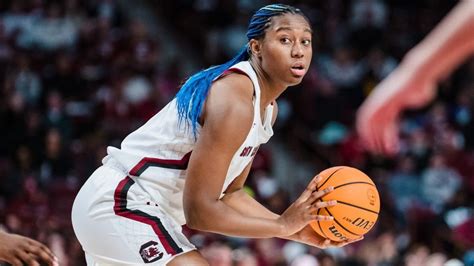 Aliyah Boston sets South Carolina record with 73rd double-double - ESPN