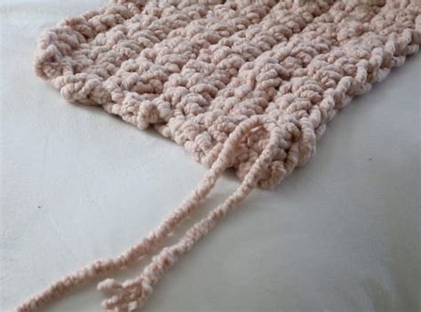 Finger Crochet Blanket Tutorial in 2021 | Finger crochet, Crochet ...