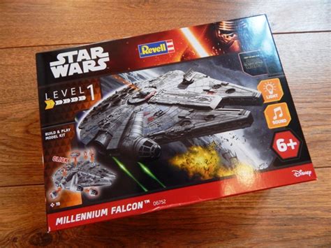 Revell Build & Play Star Wars The Force Awakens Millennium Falcon