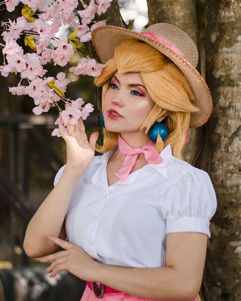 10 Princess Peach Cosplays That Look Just Like The Game