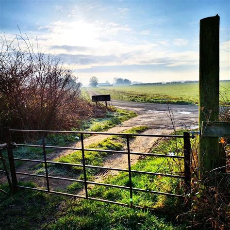 Sunday morning country walks. East Yorkshire England. [1080X1080] [OC] | Country walk, East ...