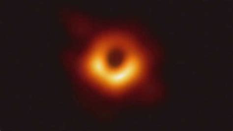 First black hole image: Scientists reveal historic image captured with ...