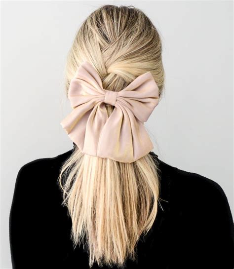 Lulus How-To: Hairstyles With Bows Tutorial - Lulus.com Fashion Blog