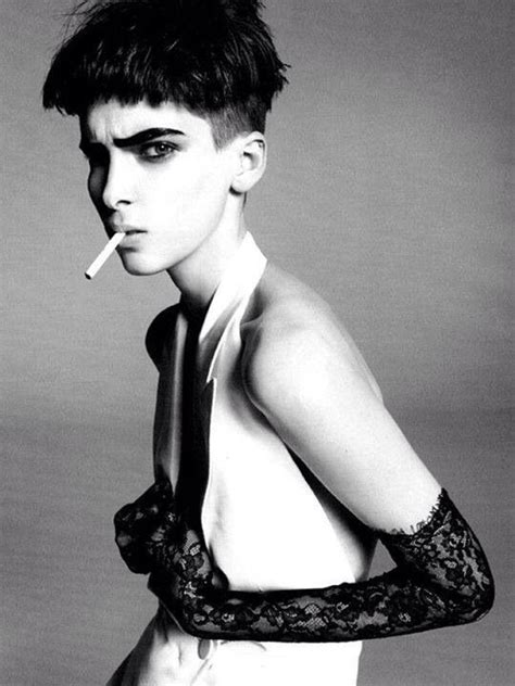 Pin by Bianca Lecompte on Portrait of atitude | Androgynous hair, Androgynous women, Androgynous ...