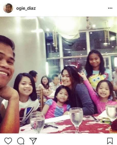 PICTURES! Ogie Diaz with his one big happy family | ABS-CBN Entertainment