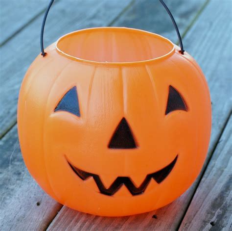 Plastic Pumpkin Bucket Makeover | Plastic pumpkins bucket, Plastic pumpkins, Pumpkin bucket