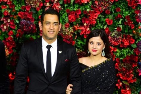 MS Dhoni And Sakshi Dhoni Celebrates 10 Years Of Togetherness | RITZ