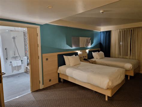 Wheelchair Accessible Hotel | Hampton Hilton London Docklands