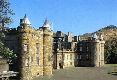 Holyrood Castle - Edinburgh. The Queen's official residence in Scotland ...