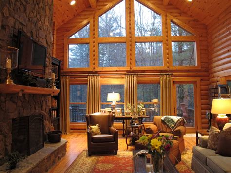 Sew Bee It: Dressing Up Windows: Beauty and Functionality | Cabin living room, Cabin living, Log ...