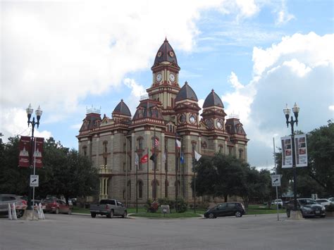 Caldwell County Courthouse in Lockhart | Caldwell County Courthouse 110 ...