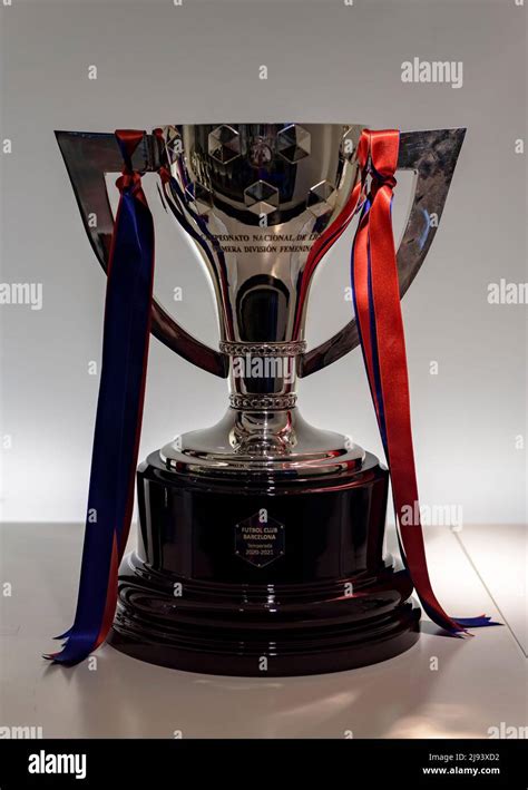 Trofeo de la copa de europa fotografías e imágenes de alta resolución - Alamy