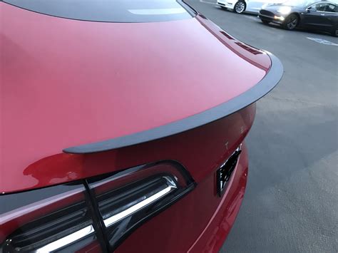 tesla-model-3-carbon-fiber-spoiler - TESLARATI