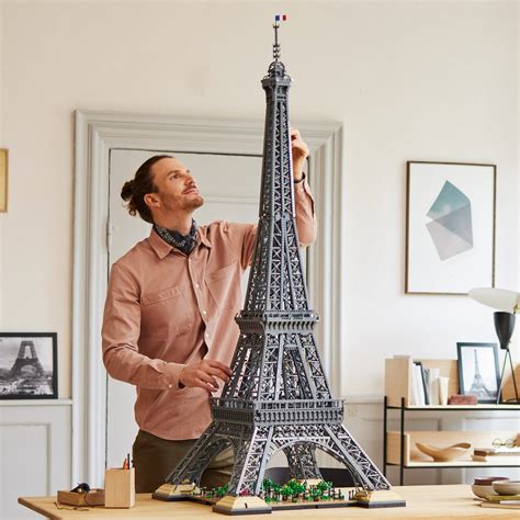 LEGO reveals the Eiffel Tower as the next set in the Icons line [News] - The Brothers Brick ...