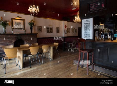 The Blind Beggar pub on Whitechapel Road in Whitechapel in the East End ...