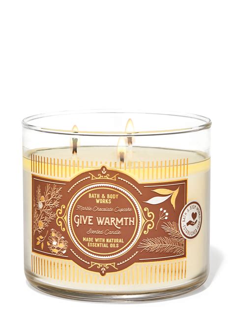 Bath & Body Works Giving Tuesday Candles Feature All-New Scents | StyleCaster