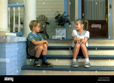 Anna chlumsky myg hi-res stock photography and images - Alamy