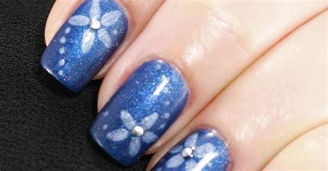 Manic Talons Nail Design: Simple Blue Flowers