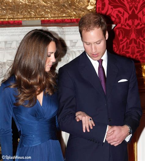 Clarence House announce the Engagement of Prince William to Kate Middleton – What Kate Wore