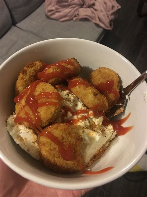 Cottage cheese and quorn ‘chicken’ nuggets with tomato sauce and seasoning. : r/shittyfoodporn