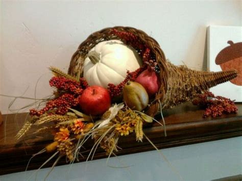 How To Style A Cornucopia For Thanksgiving: 15 Ideas - Shelterness