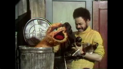 Muppet Songs: Oscar the Grouch - I Love Trash (original) - YouTube