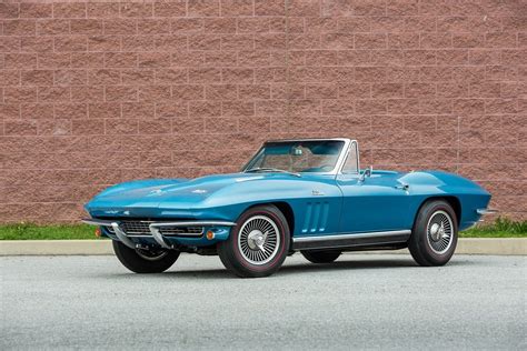 Chevrolet Corvette Convertible History in Pictures. — Collectible Wheels