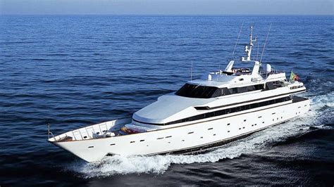 Charter a fully crewed super yacht for 10 for Mediterranean vacations