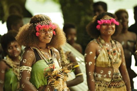 Girl from the island of Ngella in the Solomon Islands Melanesian People, People Around The World ...